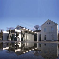 Max Ernst Museum gespiegelt © Wolfgang Nies
